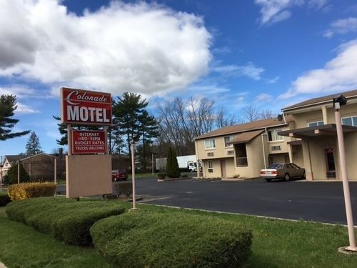 Colonade Motel East Windsor Esterno foto